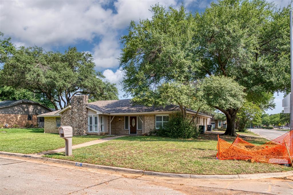 4501 Trowbridge Drive Property Photo 4