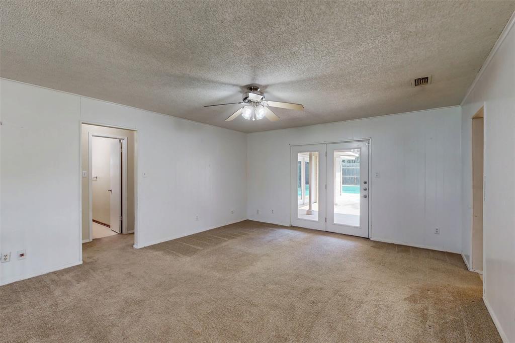 4501 Trowbridge Drive Property Photo 11