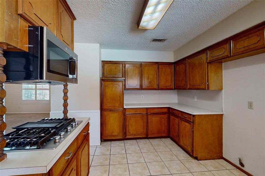 4501 Trowbridge Drive Property Photo 14