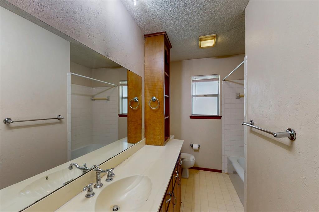 4501 Trowbridge Drive Property Photo 27
