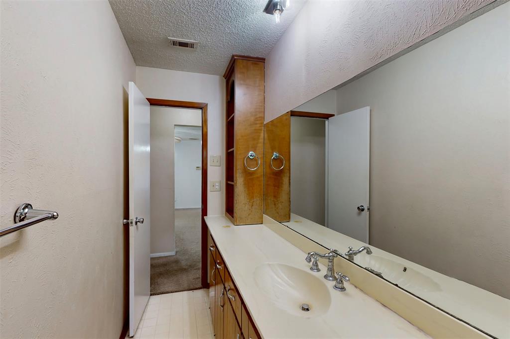 4501 Trowbridge Drive Property Photo 29