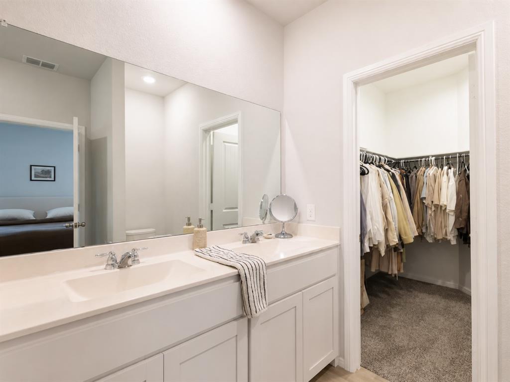 8605 Mirror Lake Drive Property Photo 15