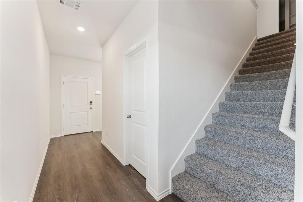 3221 Watterson Way Property Photo 3