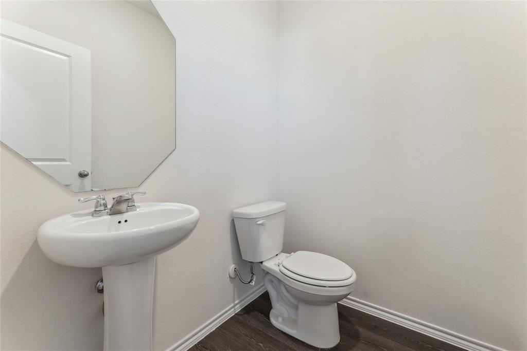 3221 Watterson Way Property Photo 14