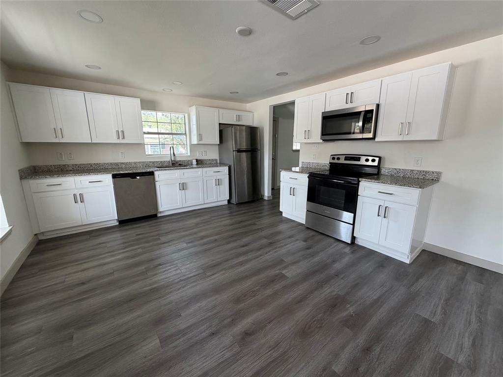 605 N Pine Street Property Photo 2