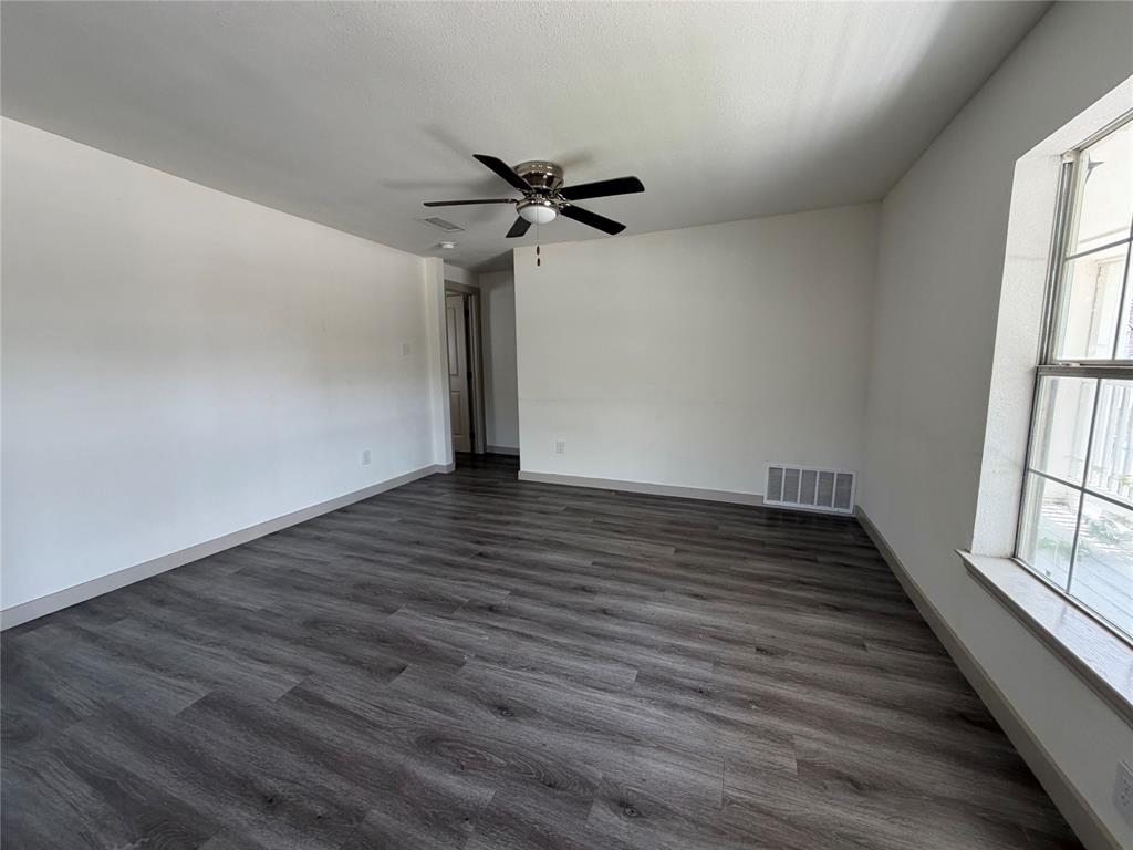 605 N Pine Street Property Photo 3