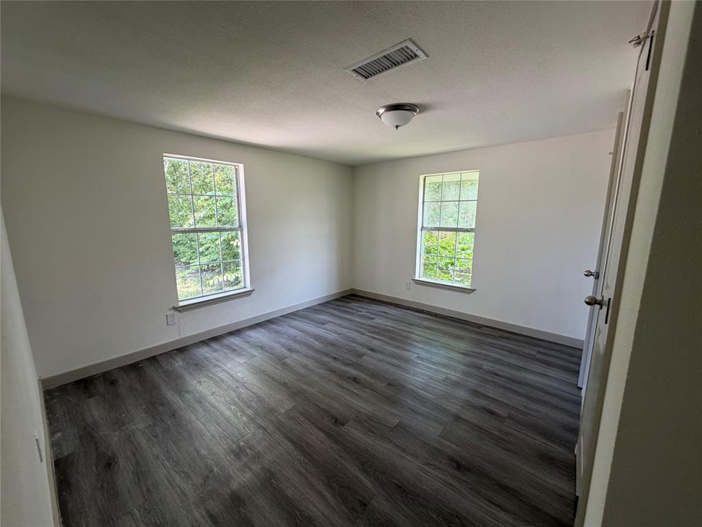 605 N Pine Street Property Photo 5