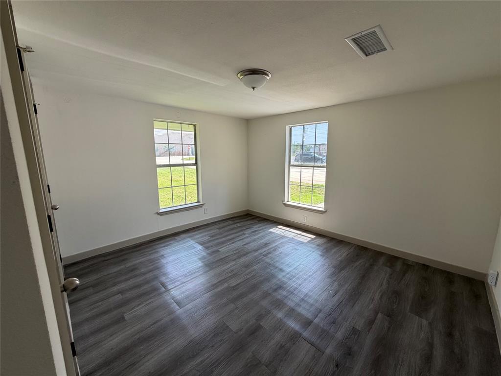 605 N Pine Street Property Photo 7