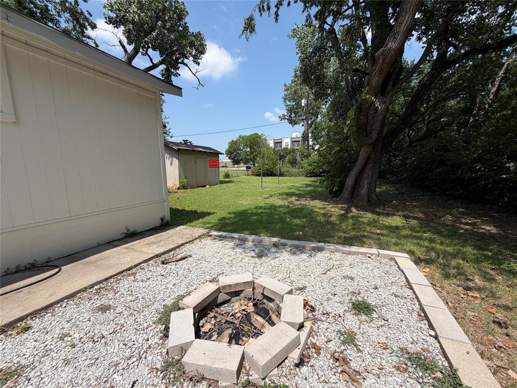 605 N Pine Street Property Photo 15