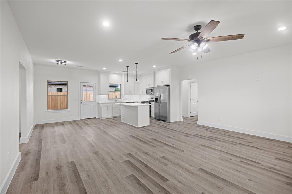 209 W Bonham Street Property Photo 4