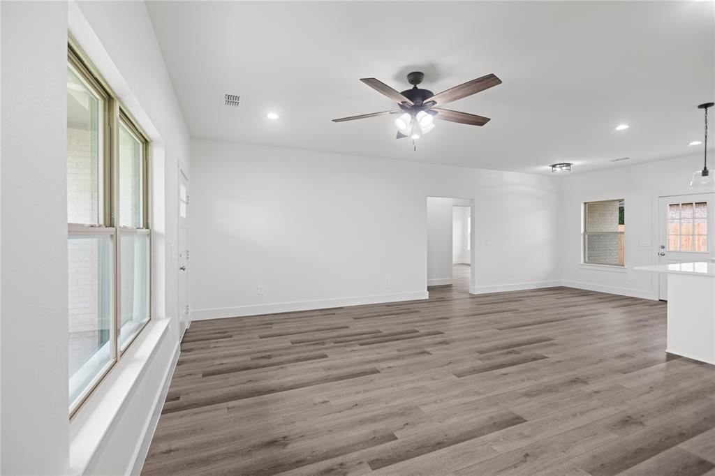 209 W Bonham Street Property Photo 6