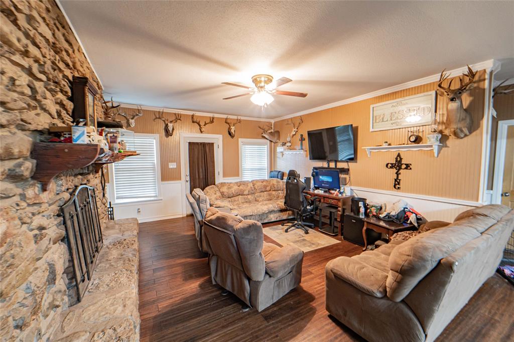 1211 W Hullum Street Property Photo 3