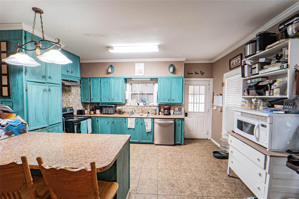 1211 W Hullum Street Property Photo 5