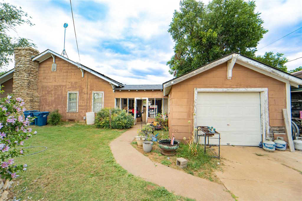 1211 W Hullum Street Property Photo 20