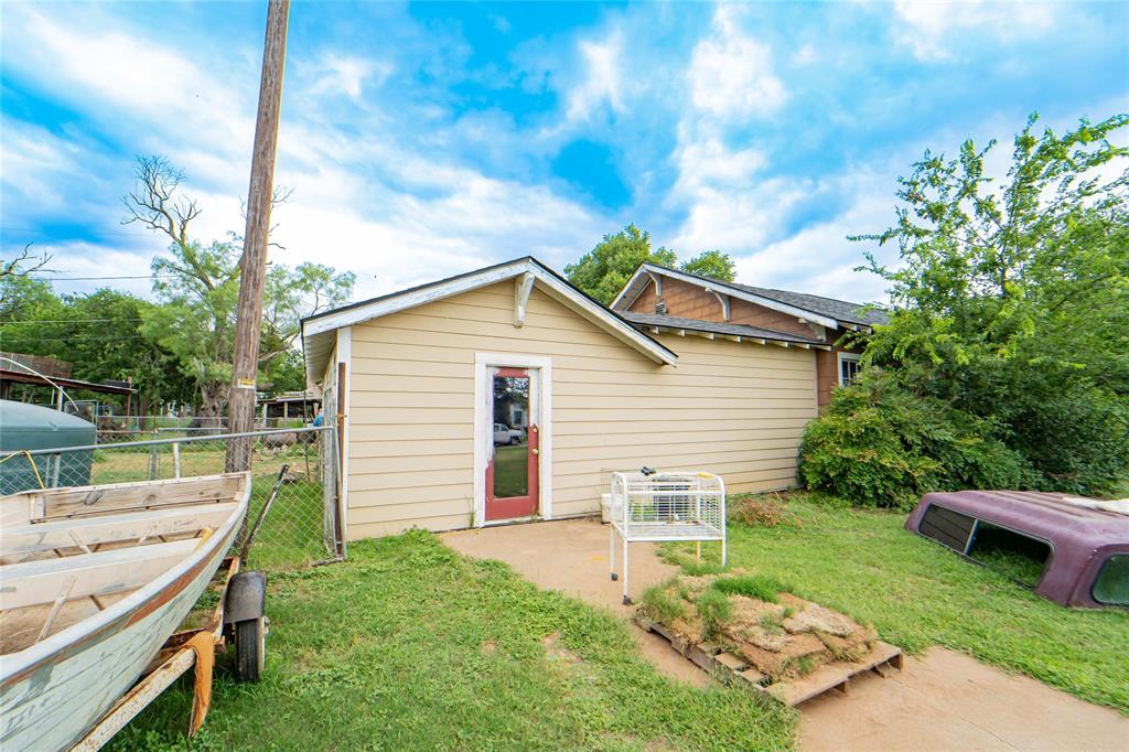 1211 W Hullum Street Property Photo 25