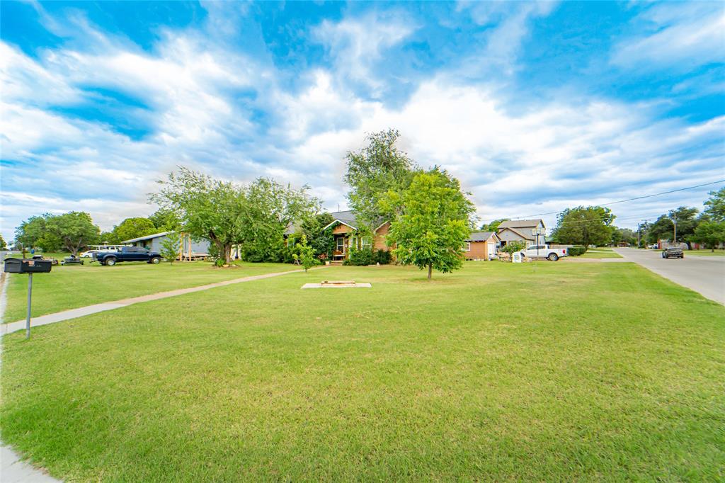 1211 W Hullum Street Property Photo 26