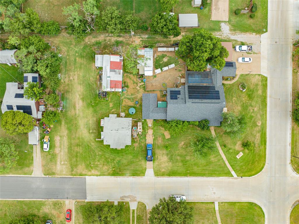 1211 W Hullum Street Property Photo 33