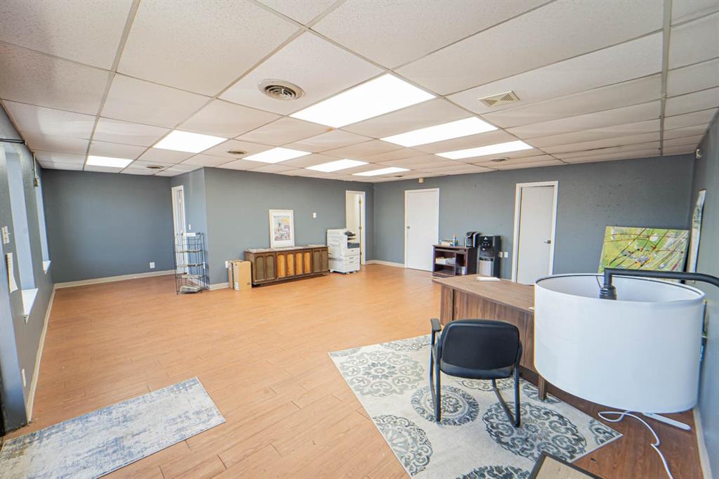 1104 W Walker Street Property Photo 6