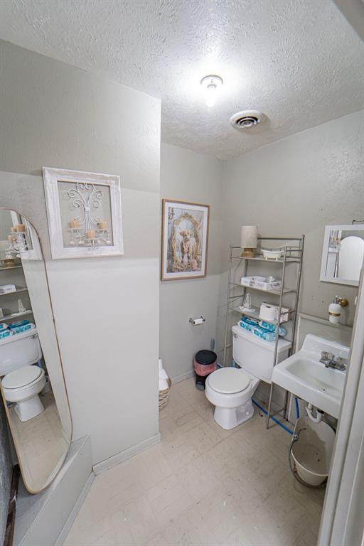 1104 W Walker Street Property Photo 16