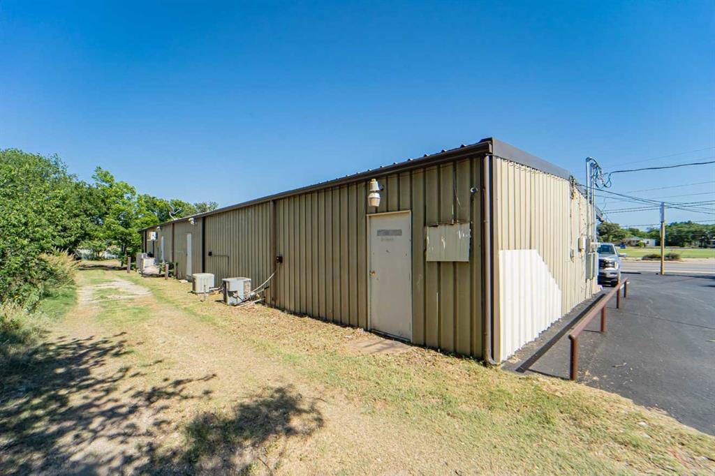 1104 W Walker Street Property Photo 22