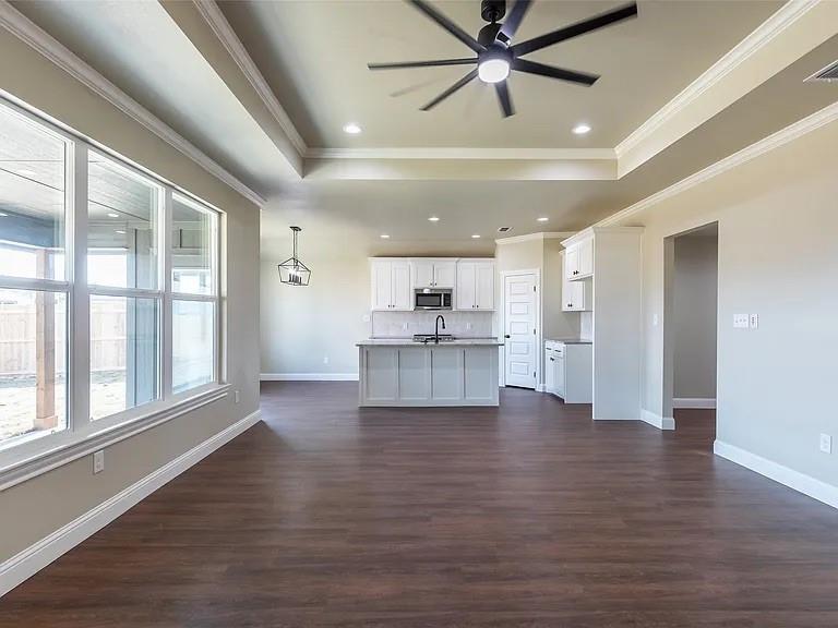 7590 Hudson Way Property Photo 8