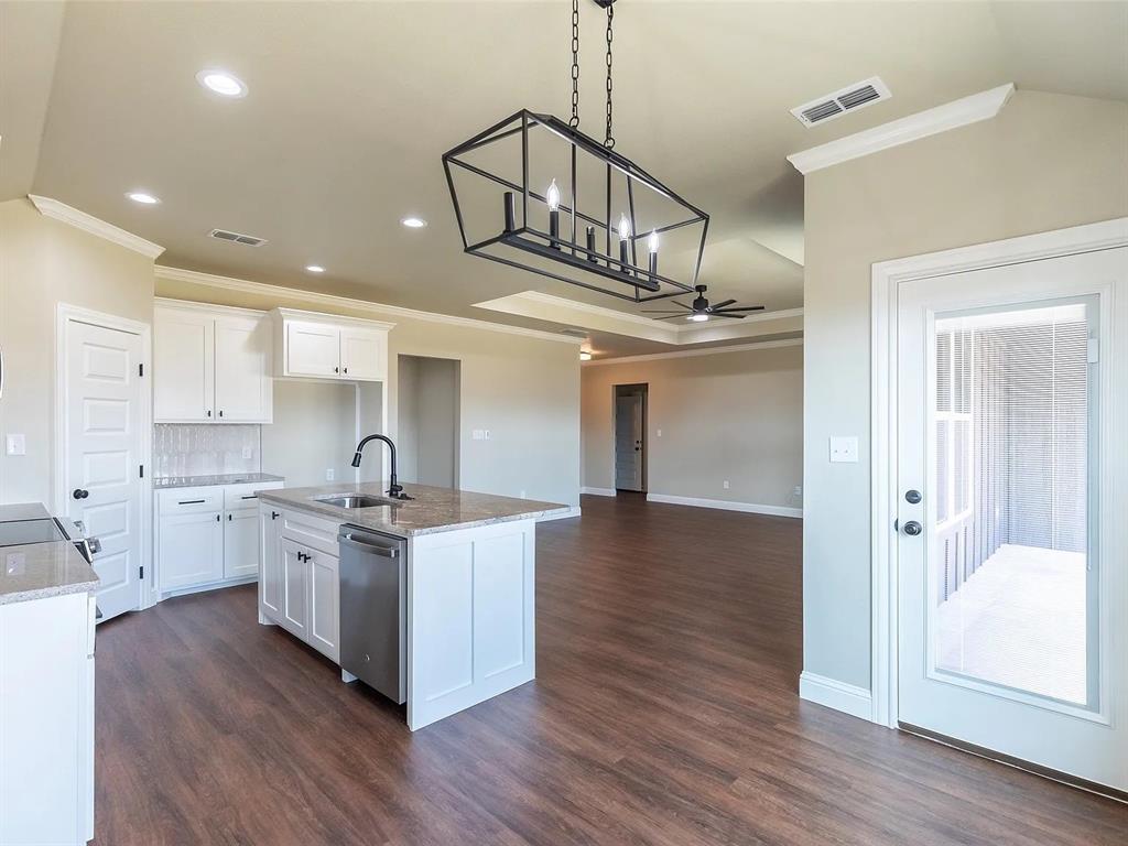 7590 Hudson Way Property Photo 13