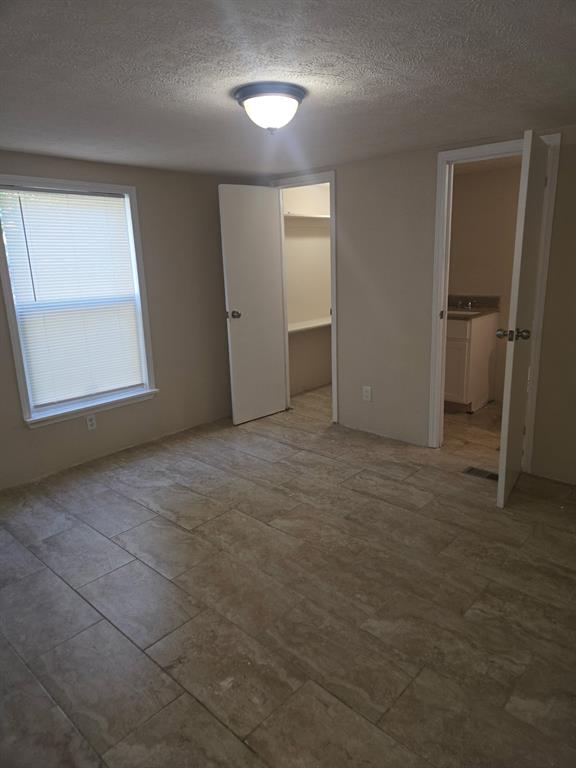 29 Thousands Oaks Drive Property Photo 5