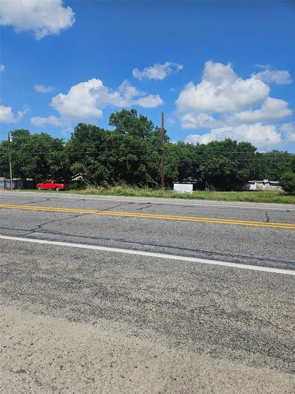 517 S Main Highway Property Photo 3