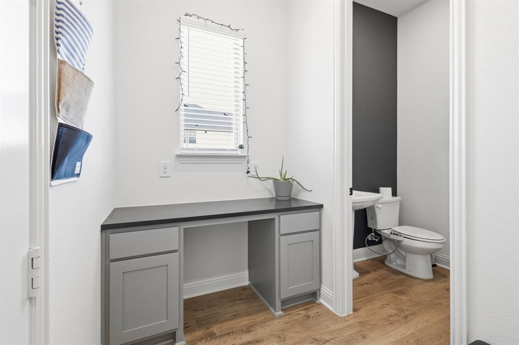 2532 Campden Mews Property Photo 10
