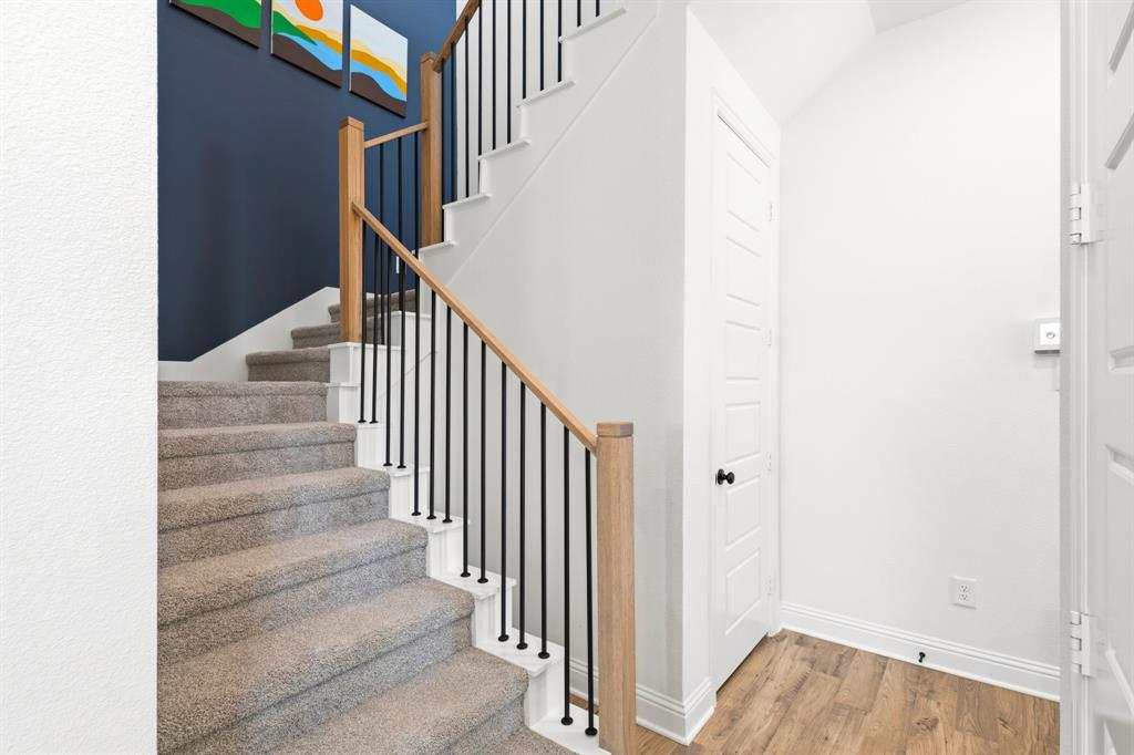 2532 Campden Mews Property Photo 11