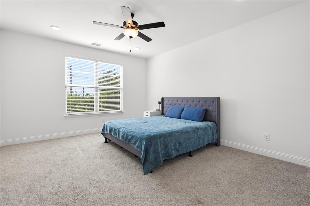 2532 Campden Mews Property Photo 12