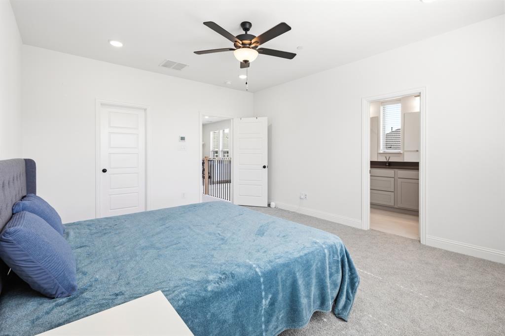 2532 Campden Mews Property Photo 14