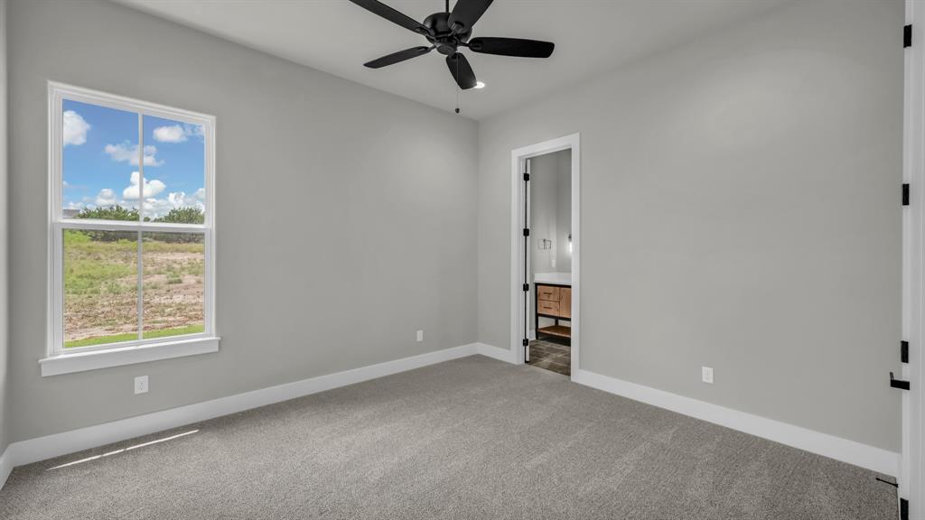548 Aermotor Loop Property Photo 21