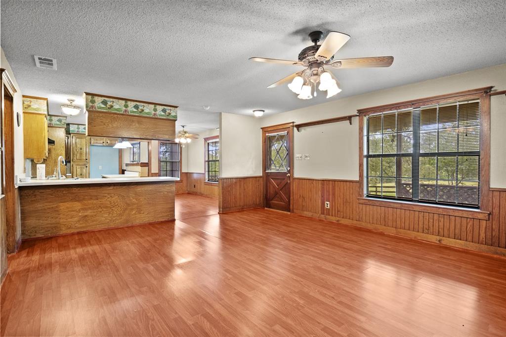 8659 Farm Road 115 Property Photo 6