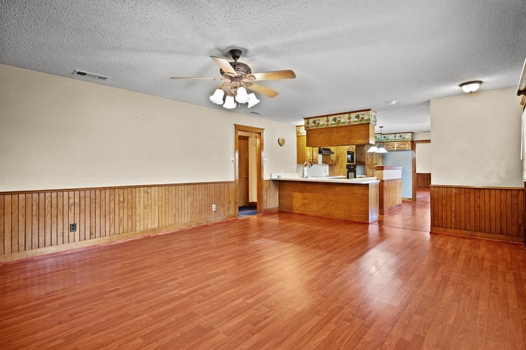 8659 Farm Road 115 Property Photo 7