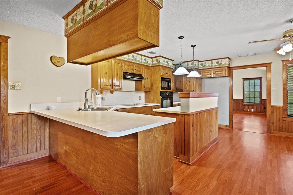 8659 Farm Road 115 Property Photo 8