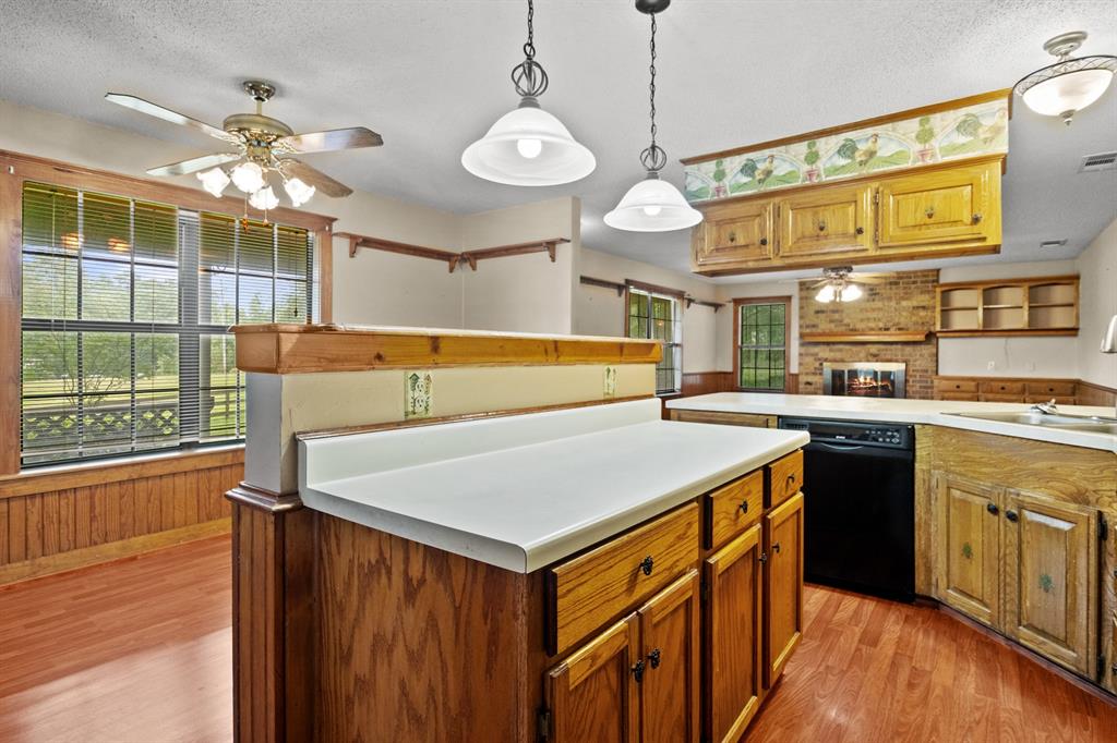 8659 Farm Road 115 Property Photo 10