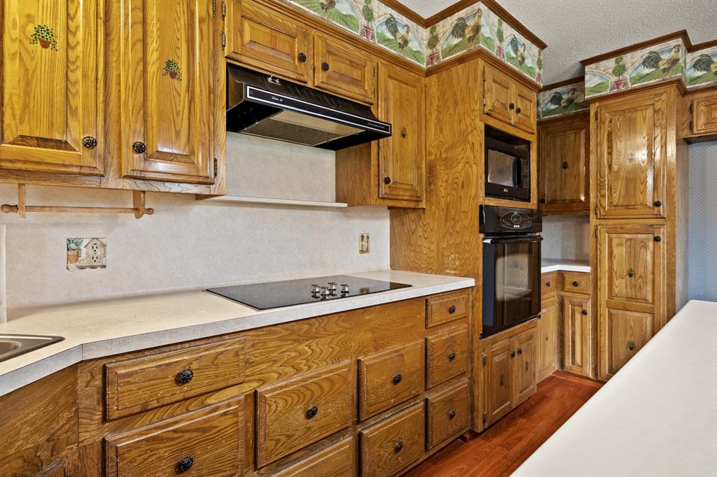 8659 Farm Road 115 Property Photo 11