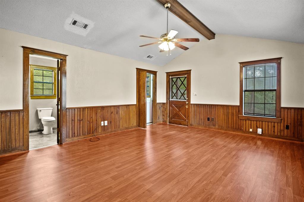 8659 Farm Road 115 Property Photo 14