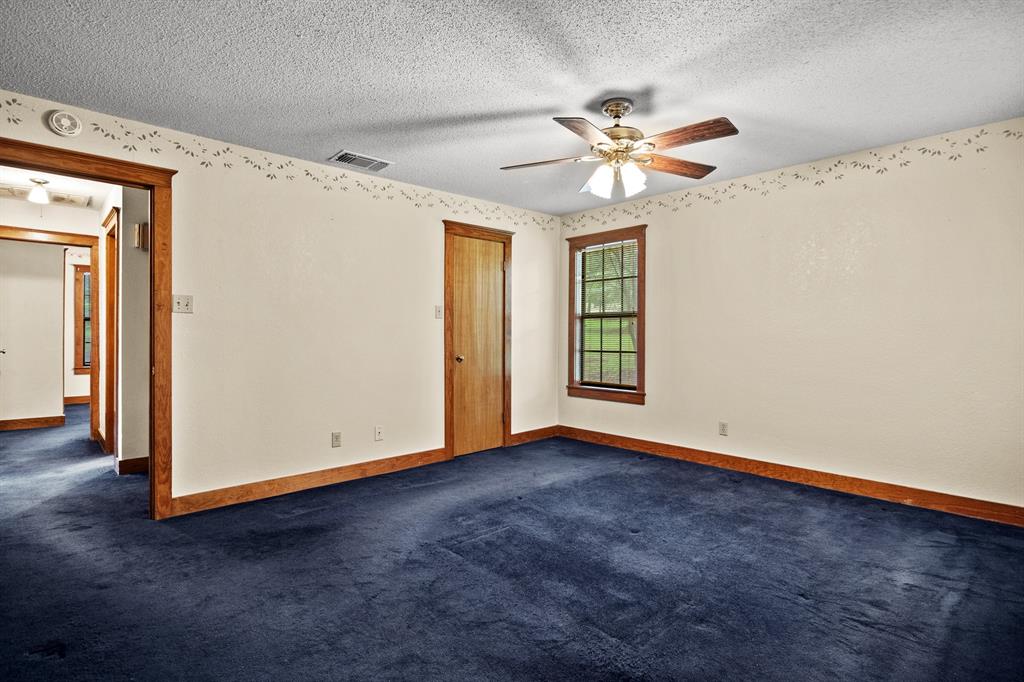 8659 Farm Road 115 Property Photo 20