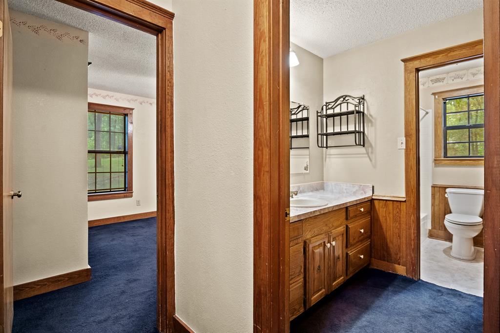8659 Farm Road 115 Property Photo 21