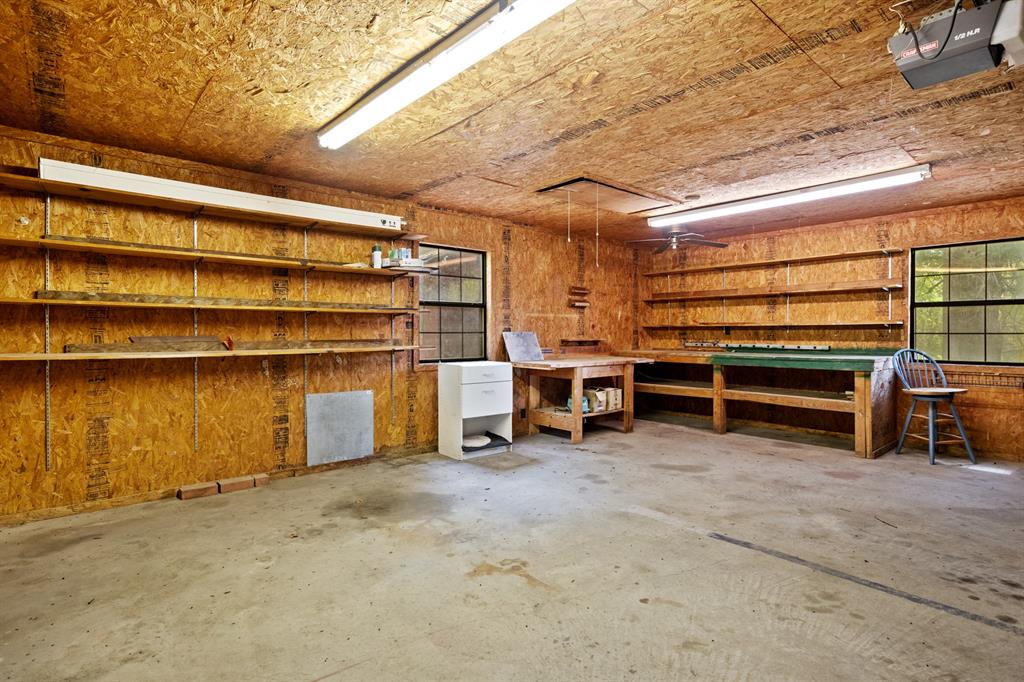 8659 Farm Road 115 Property Photo 35