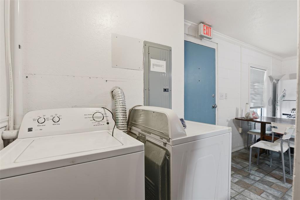 1115 N Main Street Property Photo 16
