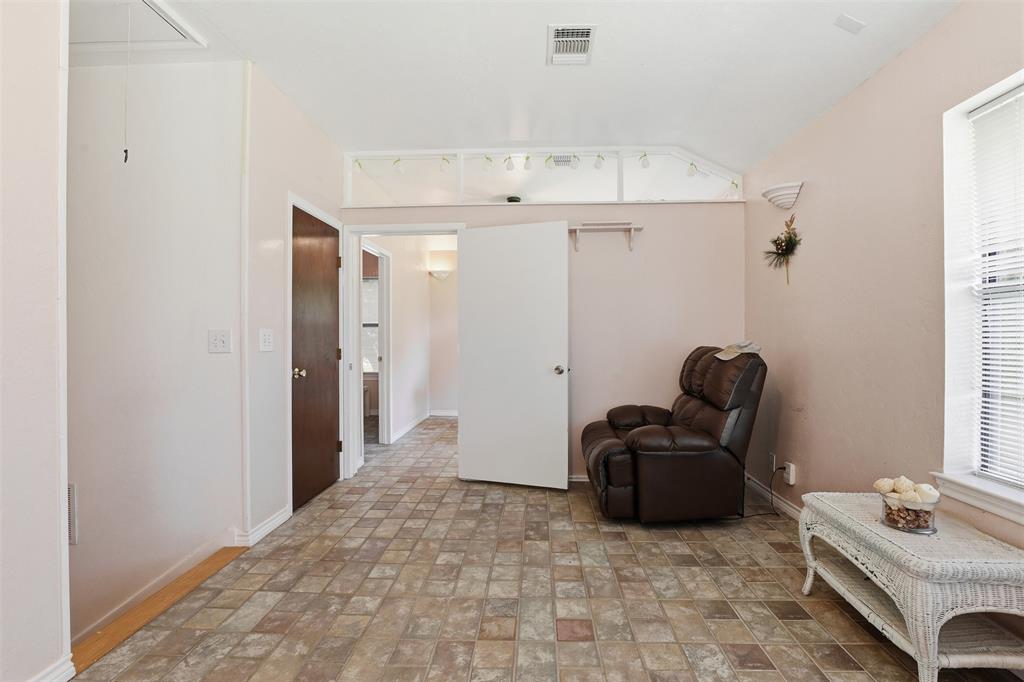 1115 N Main Street Property Photo 23
