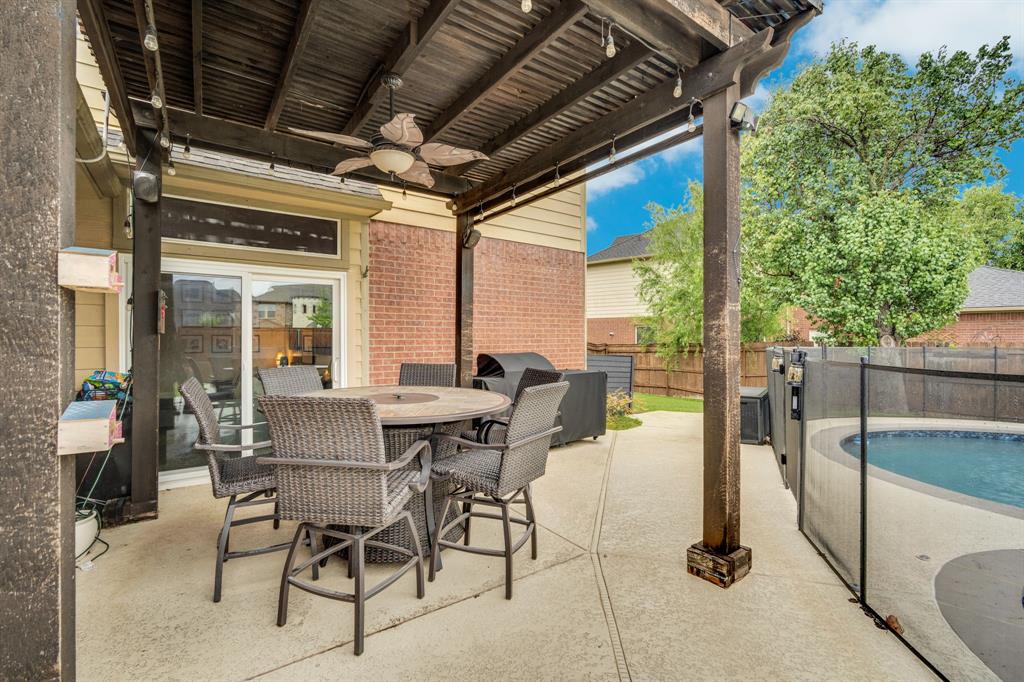 428 Vasey Oak Drive Property Photo 10