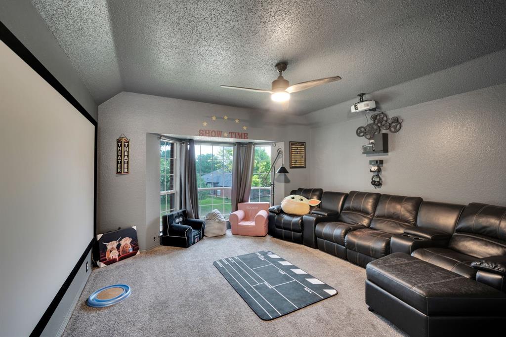 428 Vasey Oak Drive Property Photo 12