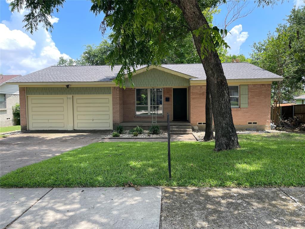 9112 Clearwater Drive Property Photo 1