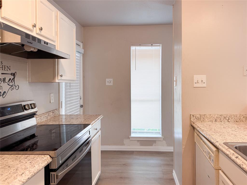 2327 Summer Place Drive Property Photo 11