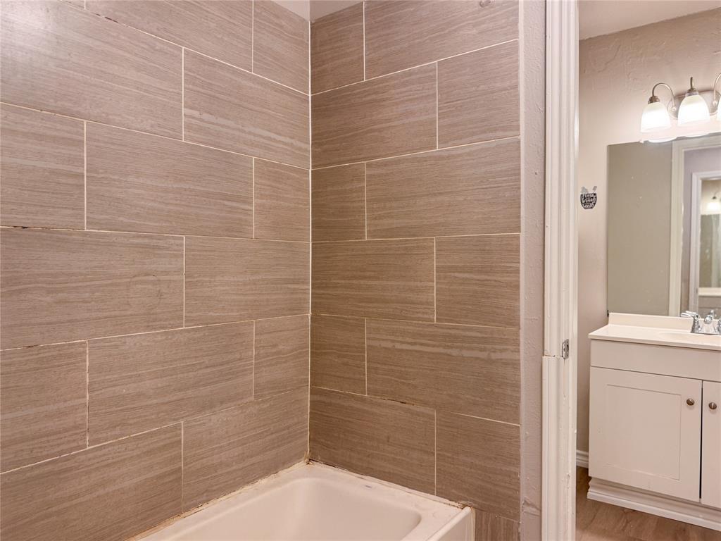 2327 Summer Place Drive Property Photo 14