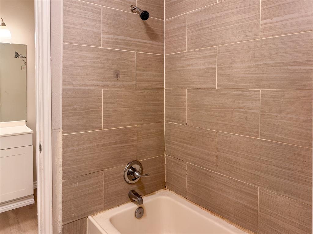 2327 Summer Place Drive Property Photo 16
